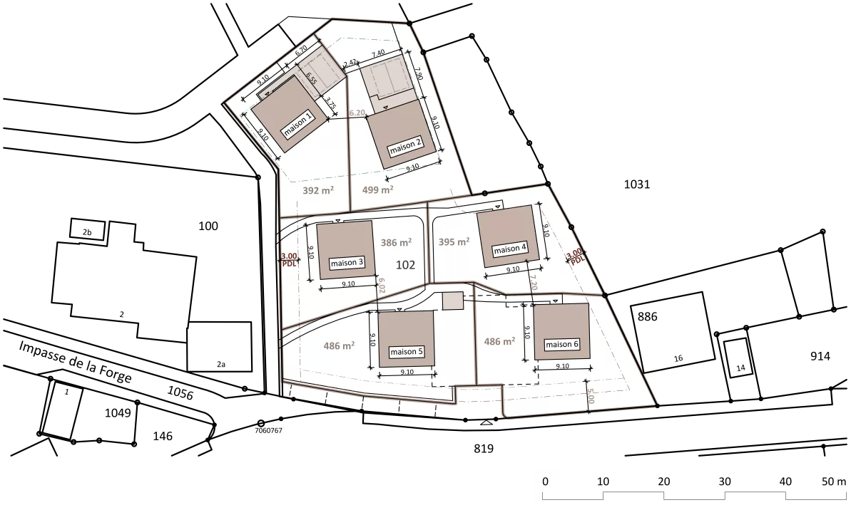 Die sechs Einfamilienhäuser überzeugen durch eine grosszügige und moderne RaumauŌeilung und werden aus Massivholz geferƟgt. Ein Massivholzhaus bietet Ihnen ein gesundes und erholsames Wohnerlebnis. Das Heizsystem der Einfamilienhäuser ist an das Fernwärmenetz der Gemeinde angeschlossen und wird mit Holzenergie betrieben.