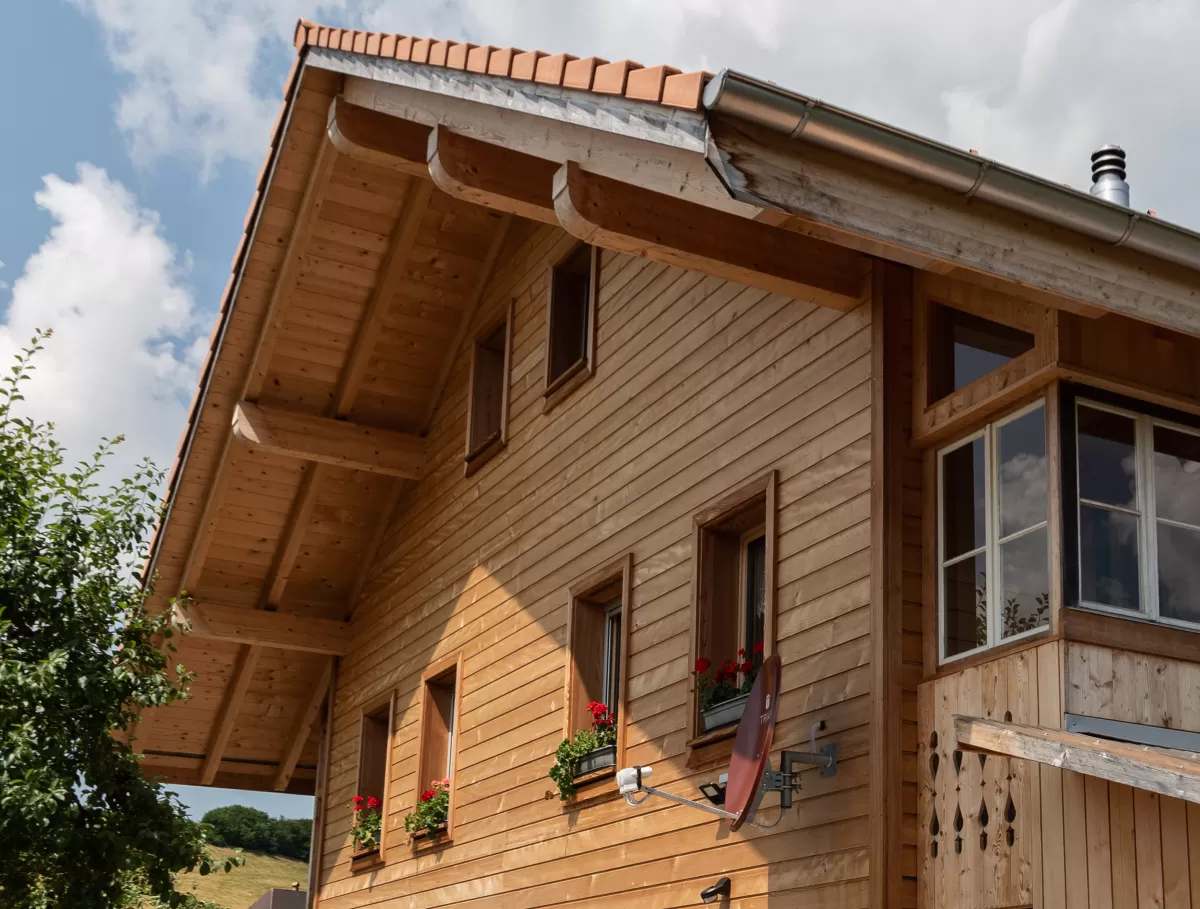 Wir haben ein spannendes Projekt abgeschlossen: den Abbruch und Wiederaufbau eines unserer Lieblingsobjekte!   Die alten Wände, die so viele Geschichten erzählen, haben nun Platz für einen modernen und einladenden Raum geschaffen. 🏡💚  Schaut euch die Vorher-Nachher-Fotos an! Wir freuen uns, euch auf unserer Reise zu inspirieren. Bleibt dran für mehr! 